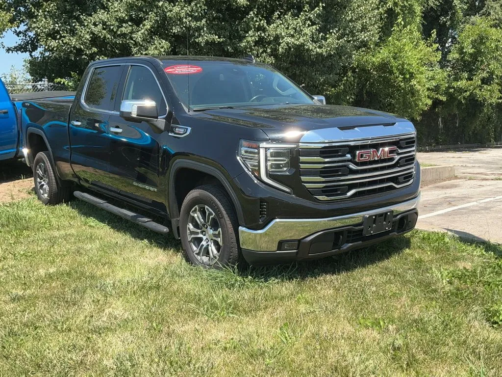 Black 2023 GMC Sierra 1500 SLT for sale in Blue Springs, MO