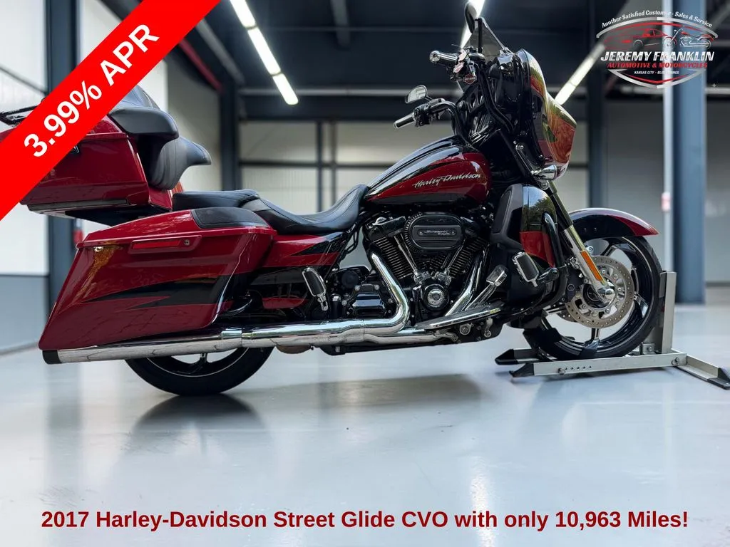 Unknown 2017 Harley-Davidson Street Glide CVO for sale in Blue Springs, MO