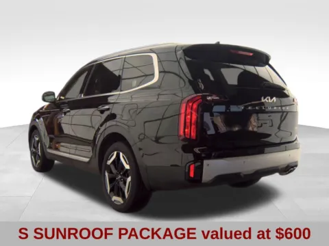 More photos of 2024 Kia Telluride S at Jeremy Franklin Automotive of Blue Springs, MO