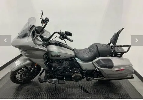 More photos of 2023 Harley-Davidson Road Glide CVO FLTRXSE at Jeremy Franklin Automotive of Blue Springs, MO