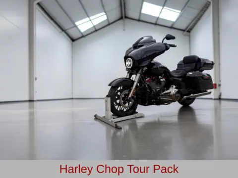 More photos of 2022 Harley-Davidson Street Glide CVO at Jeremy Franklin Automotive of Blue Springs, MO