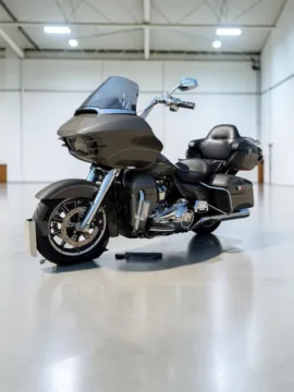 Another view of 2018 Harley-Davidson Road Glide Ultra FLTRU for sale in Blue Springs, MO at Jeremy Franklin Automotive of Blue Springs