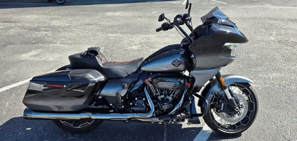 Unknown 2025 Harley-Davidson Road Glide CVO FLTRXSE for sale in Blue Springs, MO