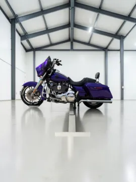 More photos of 2017 Harley-Davidson Street Glide FLHX at Jeremy Franklin Automotive of Blue Springs, MO