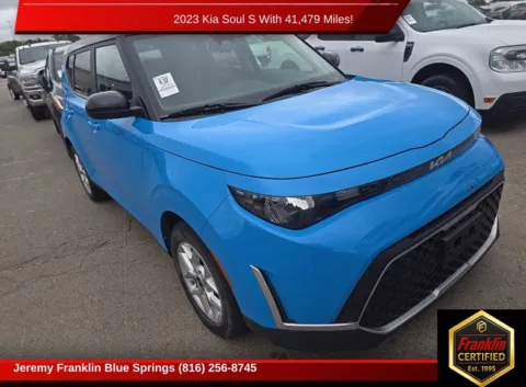 Blue 2023 Kia Soul S for sale in Blue Springs, MO