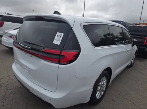 More photos of 2024 Chrysler Pacifica Touring at Jeremy Franklin Automotive of Blue Springs, MO