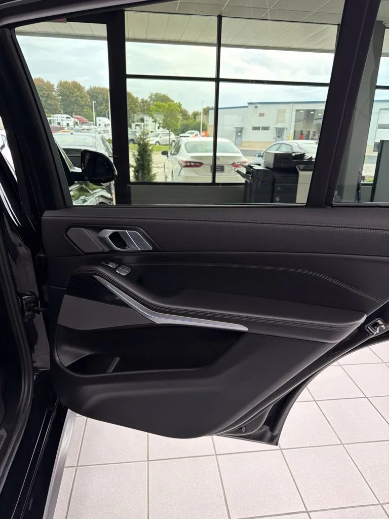 2022 BMW X7 M50i - Photo 24
