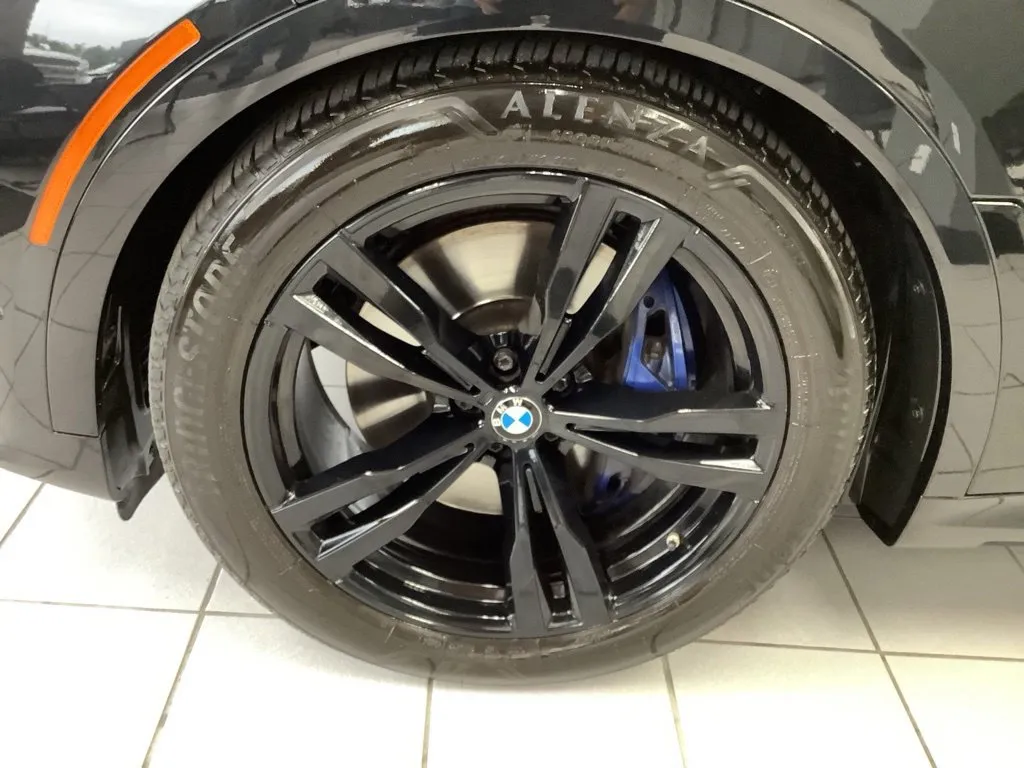 2022 BMW X7 M50i - Photo 13