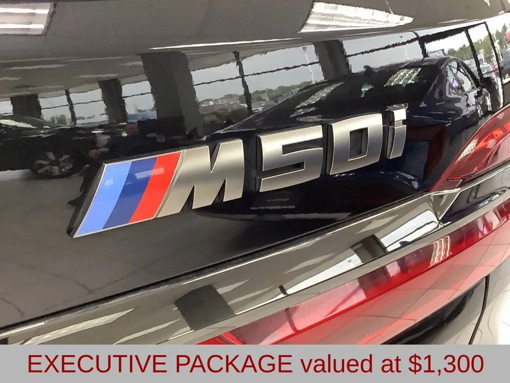 2022 BMW X7 M50i - Photo 8
