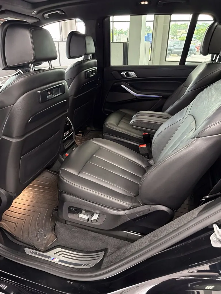 2022 BMW X7 M50i - Photo 15