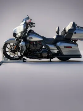 More photos of 2019 Harley-Davidson Limited CVO at Jeremy Franklin Automotive of Blue Springs, MO