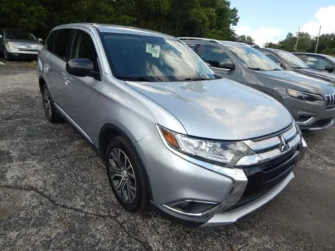 More photos of 2016 Mitsubishi Outlander ES at Jeremy Franklin Automotive of Blue Springs, MO