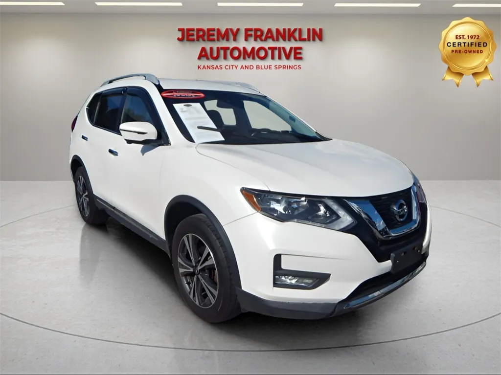 White 2017 Nissan Rogue SL for sale in Blue Springs, MO