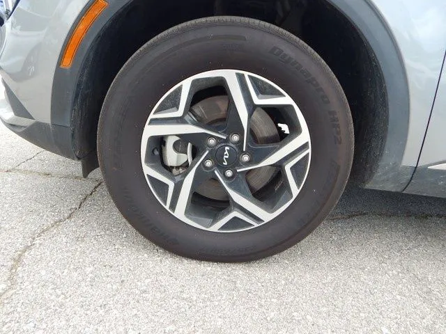 2024 Kia Sportage LX - Photo 13