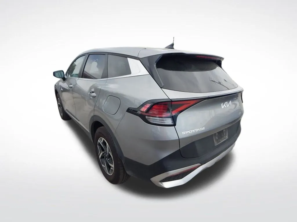 2024 Kia Sportage LX - Photo 10
