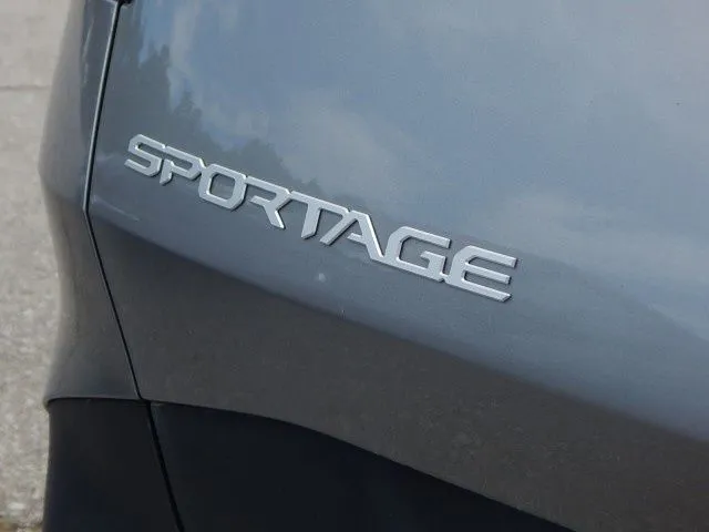 2024 Kia Sportage LX - Photo 8