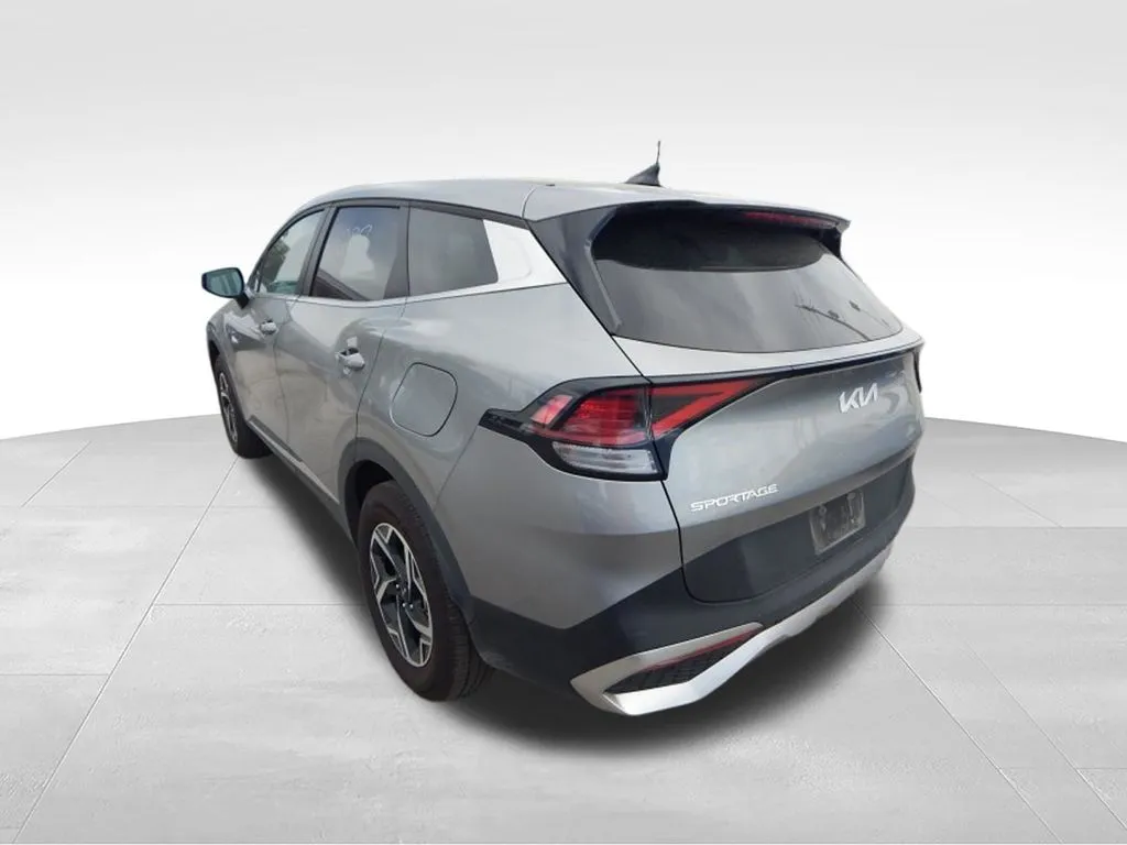 2024 Kia Sportage LX - Photo 10