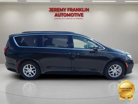Photos of 2022 Chrysler Pacifica Touring L for sale in Blue Springs, MO at Jeremy Franklin Automotive of Blue Springs
