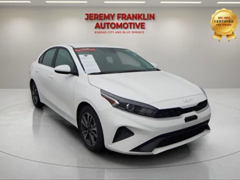 White 2024 Kia Forte LXS for sale in Blue Springs, MO