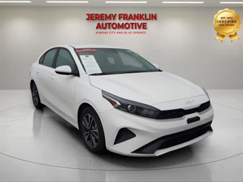 White 2024 Kia Forte LXS for sale in Blue Springs, MO