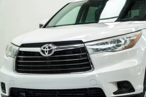 Photos of 2015 Toyota Highlander LE V6 for sale in Marietta, GA at Grand Motorcars Marietta