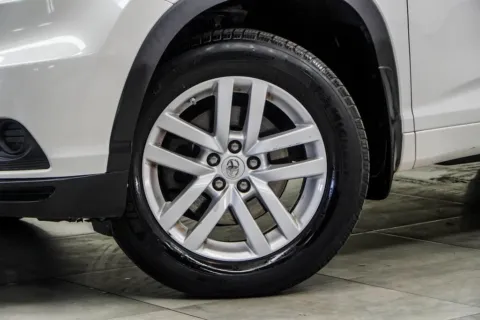 Another view of 2015 Toyota Highlander LE V6 for sale in Marietta, GA at Grand Motorcars Marietta