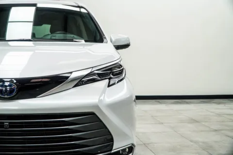 More photos of 2023 Toyota Sienna Platinum at Grand Motorcars Marietta, GA