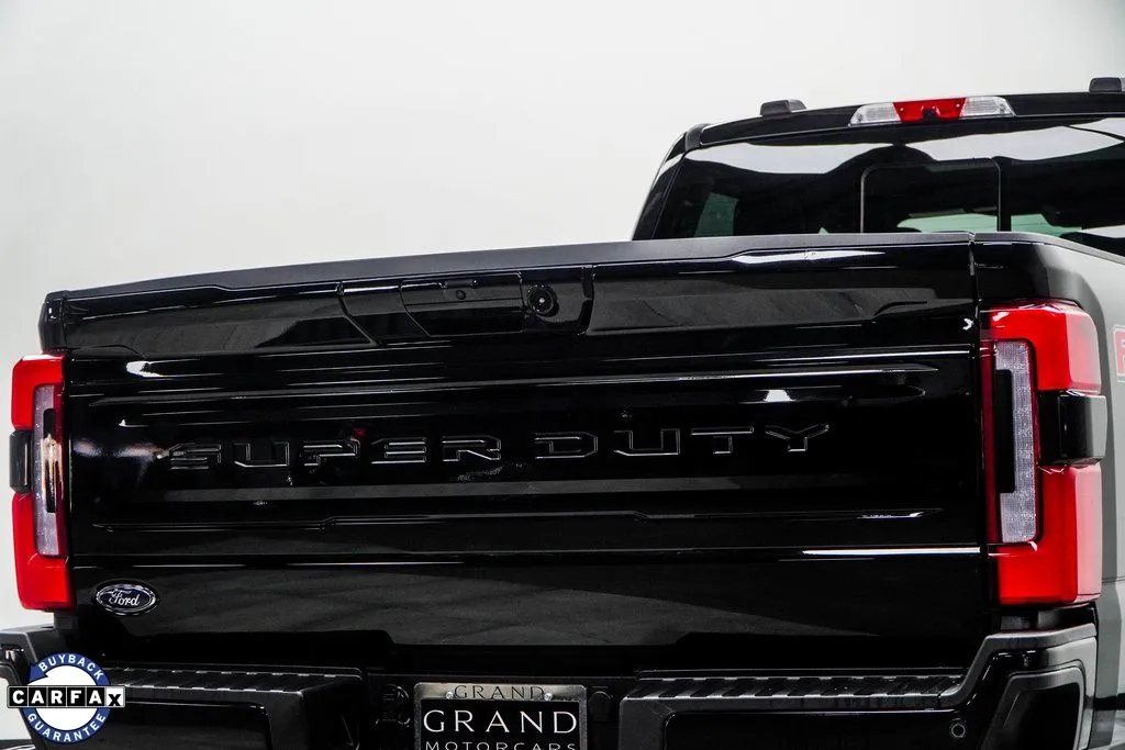 2025 Ford F-250 Super Duty Platinum - Photo 14
