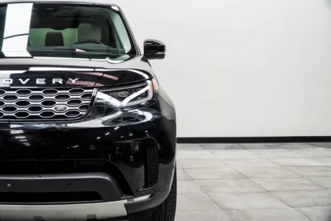 More photos of 2025 Land Rover Discovery S at Grand Motorcars Marietta, GA