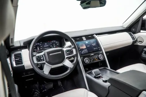 More photos of 2025 Land Rover Discovery S at Grand Motorcars Marietta, GA