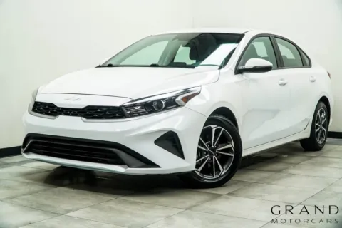 White 2023 Kia Forte LXS for sale in Marietta, GA