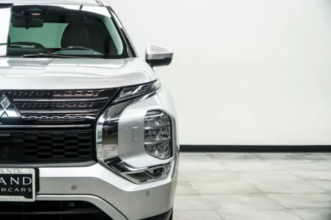 More photos of 2024 Mitsubishi Outlander SE at Grand Motorcars Marietta, GA