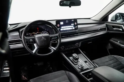 More photos of 2024 Mitsubishi Outlander SE at Grand Motorcars Marietta, GA