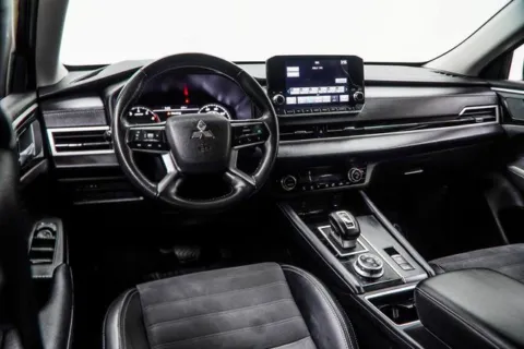 More photos of 2024 Mitsubishi Outlander SE at Grand Motorcars Marietta, GA