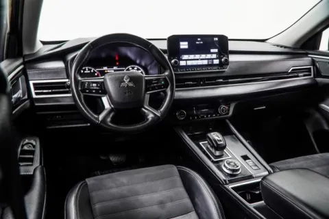 More photos of 2024 Mitsubishi Outlander SE at Grand Motorcars Marietta, GA