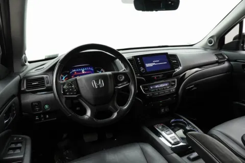 More photos of 2022 Honda Pilot Touring at Grand Motorcars Marietta, GA