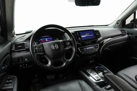 More photos of 2022 Honda Pilot Touring at Grand Motorcars Marietta, GA
