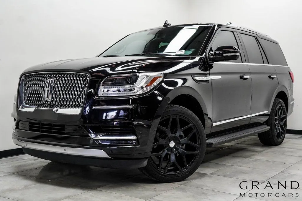 Black 2019 Lincoln Navigator Standard for sale in Marietta, GA
