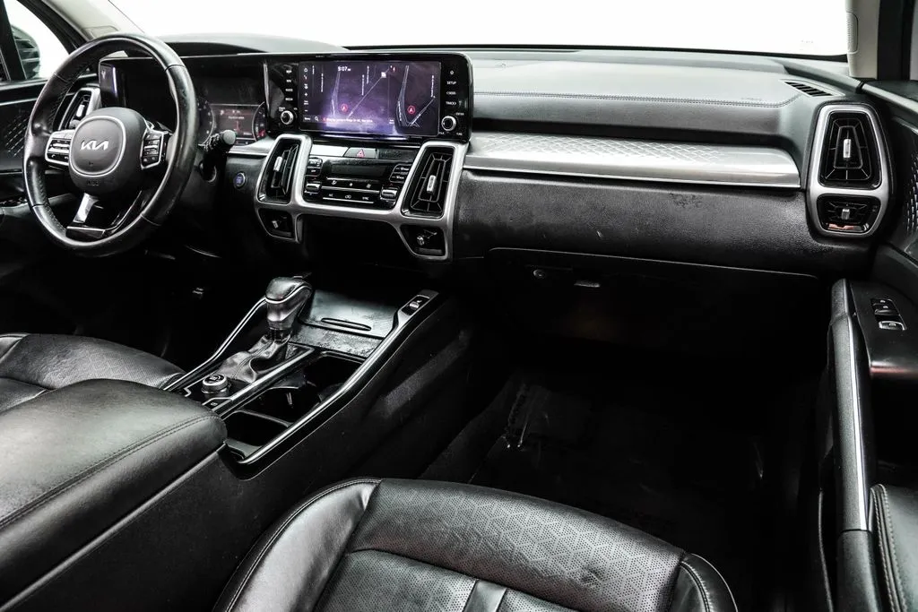 2023 Kia Sorento S - Photo 23