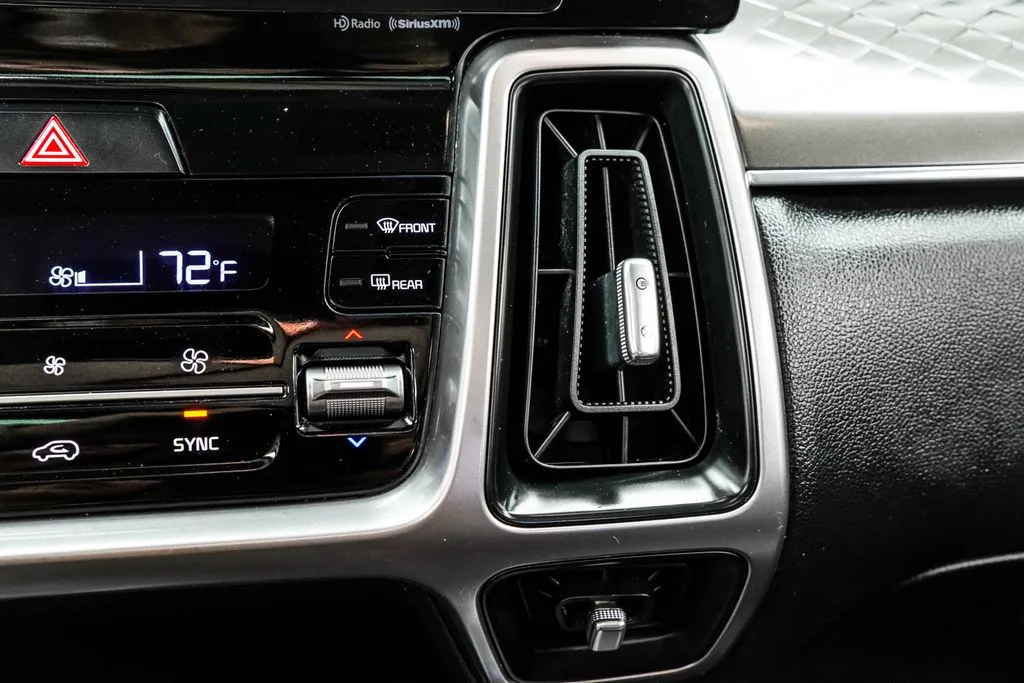 2023 Kia Sorento S - Photo 31