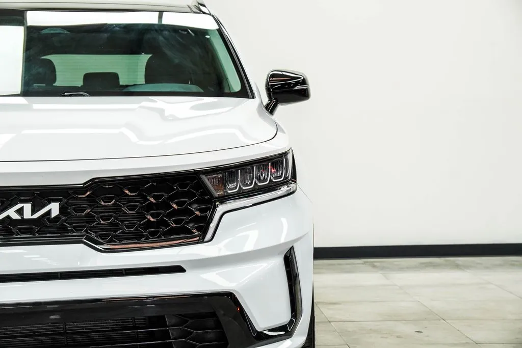 2023 Kia Sorento S - Photo 8