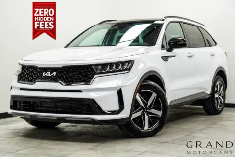 White 2023 Kia Sorento S for sale in Marietta, GA