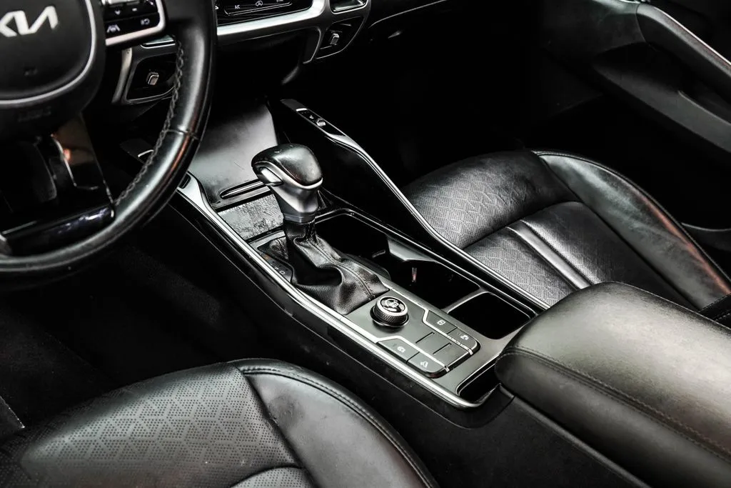 2023 Kia Sorento S - Photo 22