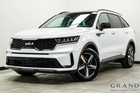 White 2023 Kia Sorento S for sale in Marietta, GA