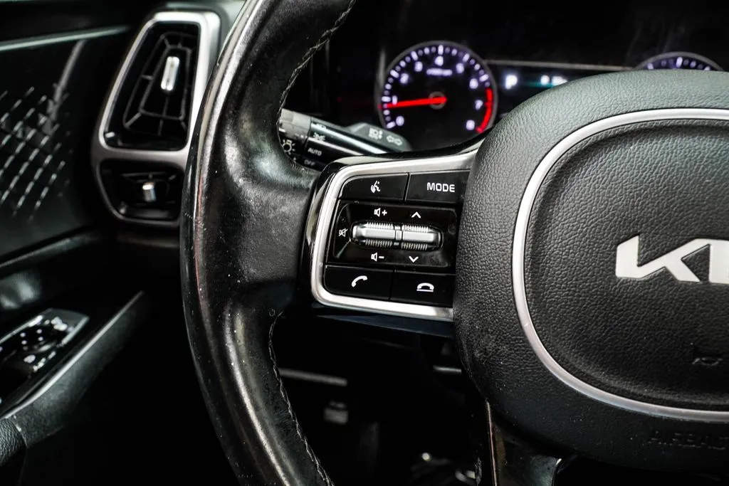 2023 Kia Sorento S - Photo 38