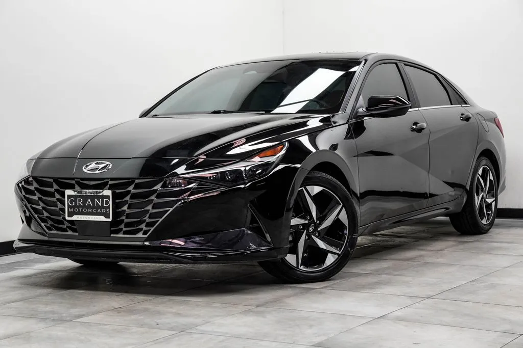 Black 2023 Hyundai Elantra Limited for sale in Marietta, GA