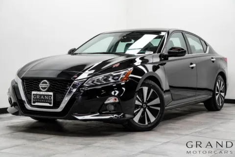 Black 2021 Nissan Altima 2.5 SL for sale in Marietta, GA