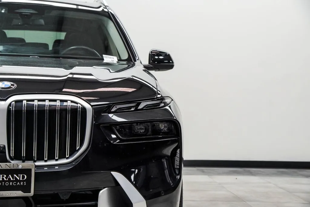 2025 BMW X7 40i - Photo 8