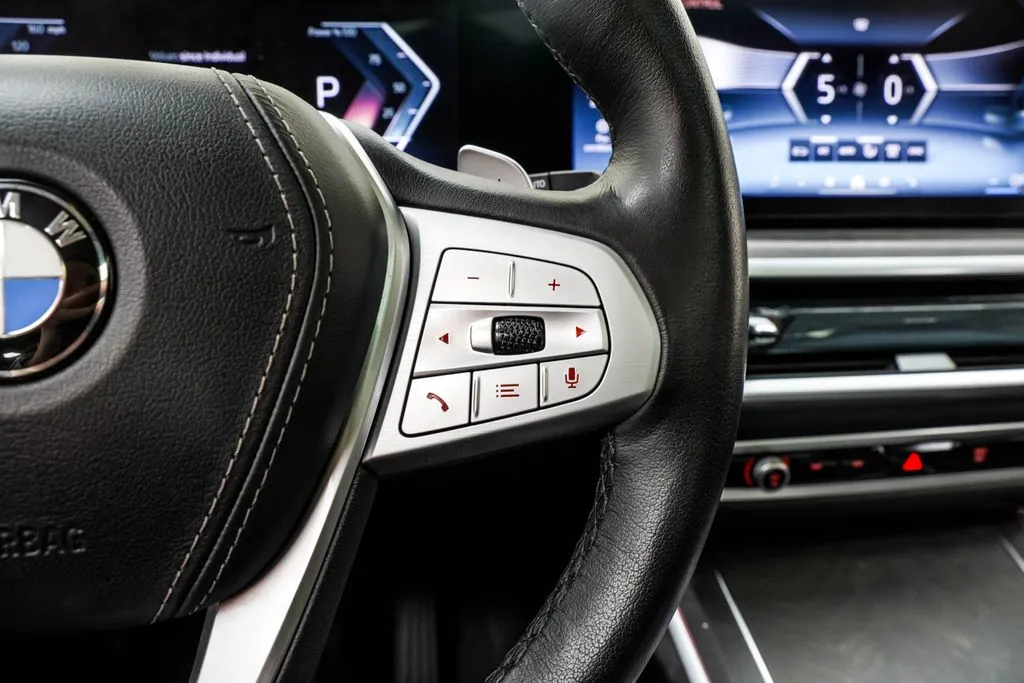 2025 BMW X7 40i - Photo 43