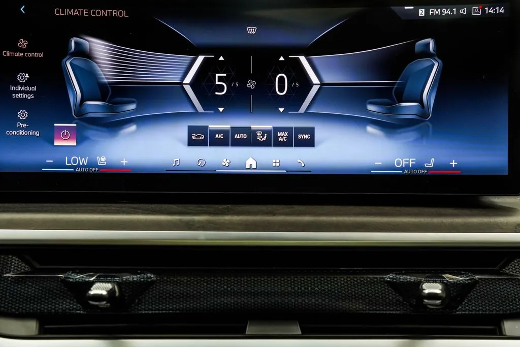 2025 BMW X7 40i - Photo 38